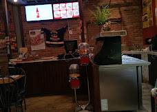 Ambiance conviviale dans la pizzeria